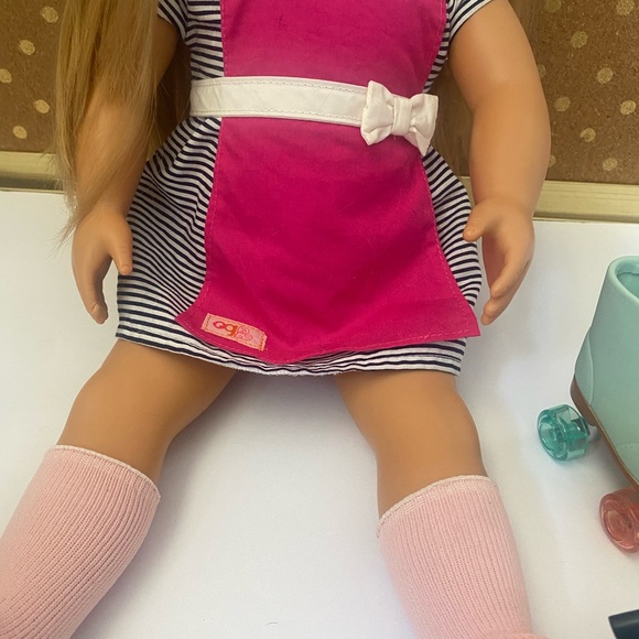 Our Generation 18" Fashion Doll and roller skates accessories - Picture 3 of 10